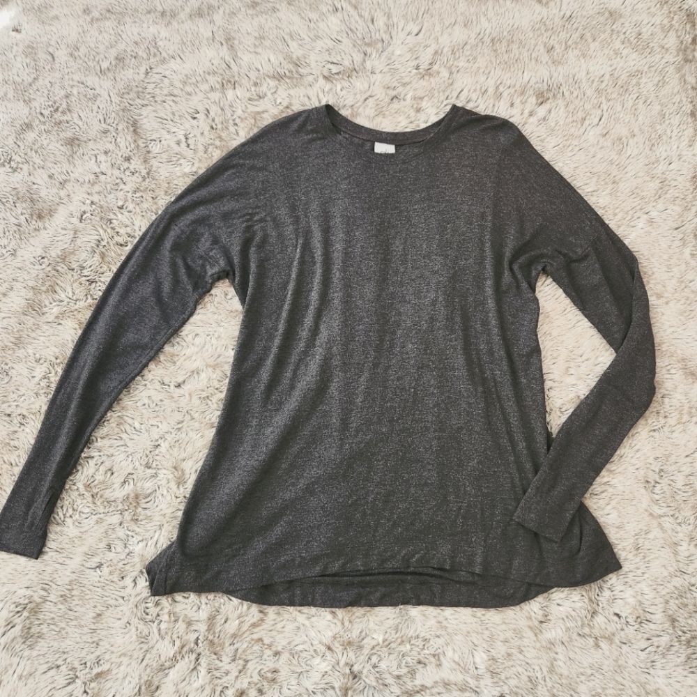 CAbi Long Sleeve Gathered Back Tunic Length Top Gray Women's Size Small